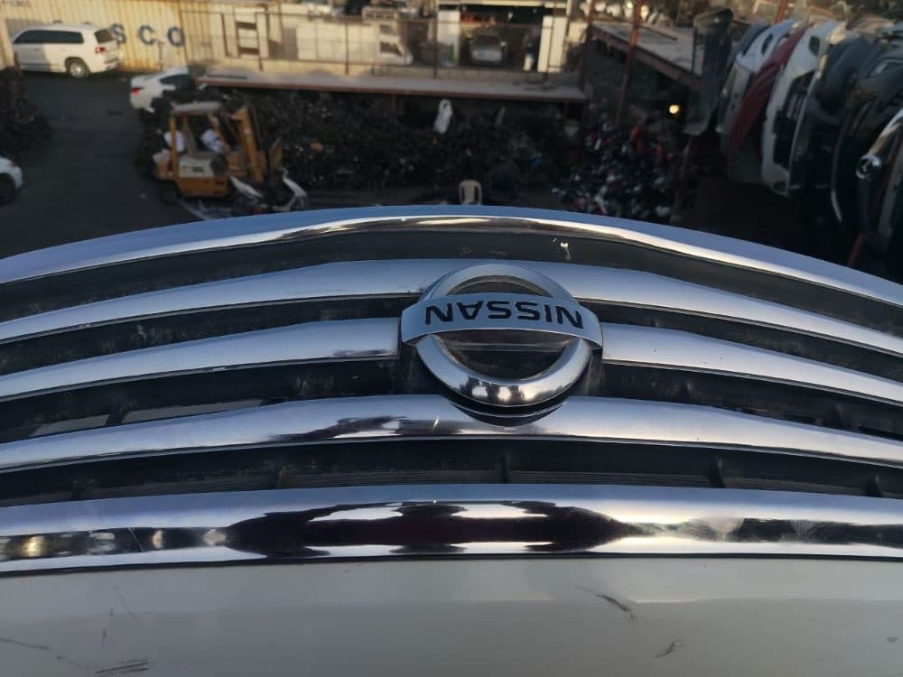 Hood Nissan Teana used in Sharjah — photo 4