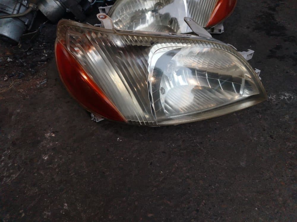 Headlights Toyota Platz