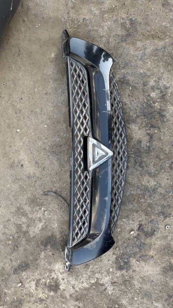 Bumper + Grille Toyota Caldina used in Sharjah — photo 4