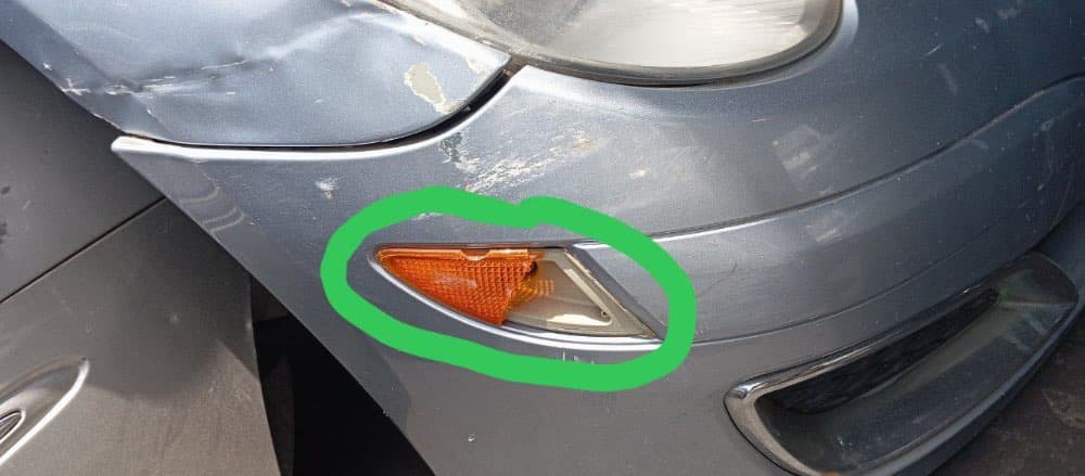 Nose cut Mercedes-Benz used in Sharjah — photo 5