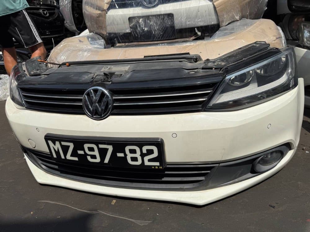 Nose cut Volkswagen Jetta