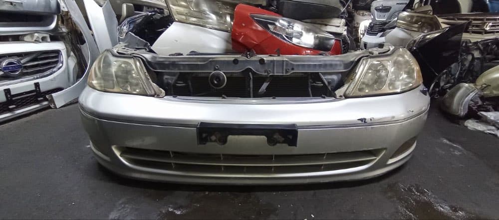 Nose cut + Hood Toyota Avalon