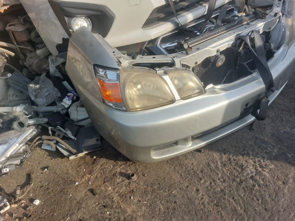 Bumper + Headlights Toyota Gaia used in Sharjah — photo 2