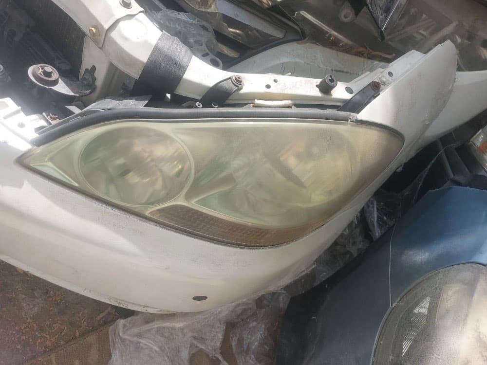 Bumper + Headlights Toyota Ipsum used in Sharjah — photo 5