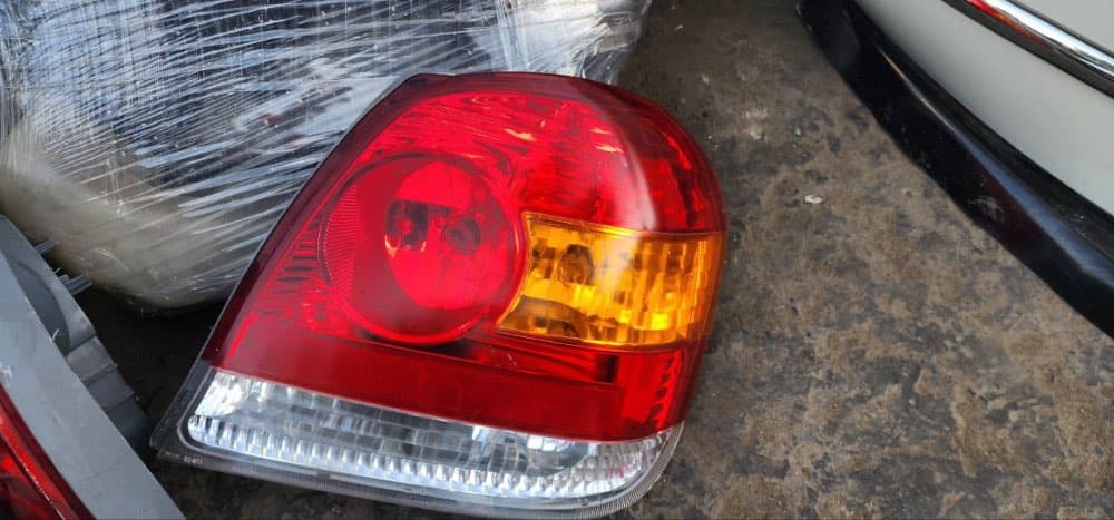 Headlights + Tail lights Toyota Platz used in Sharjah — photo 7