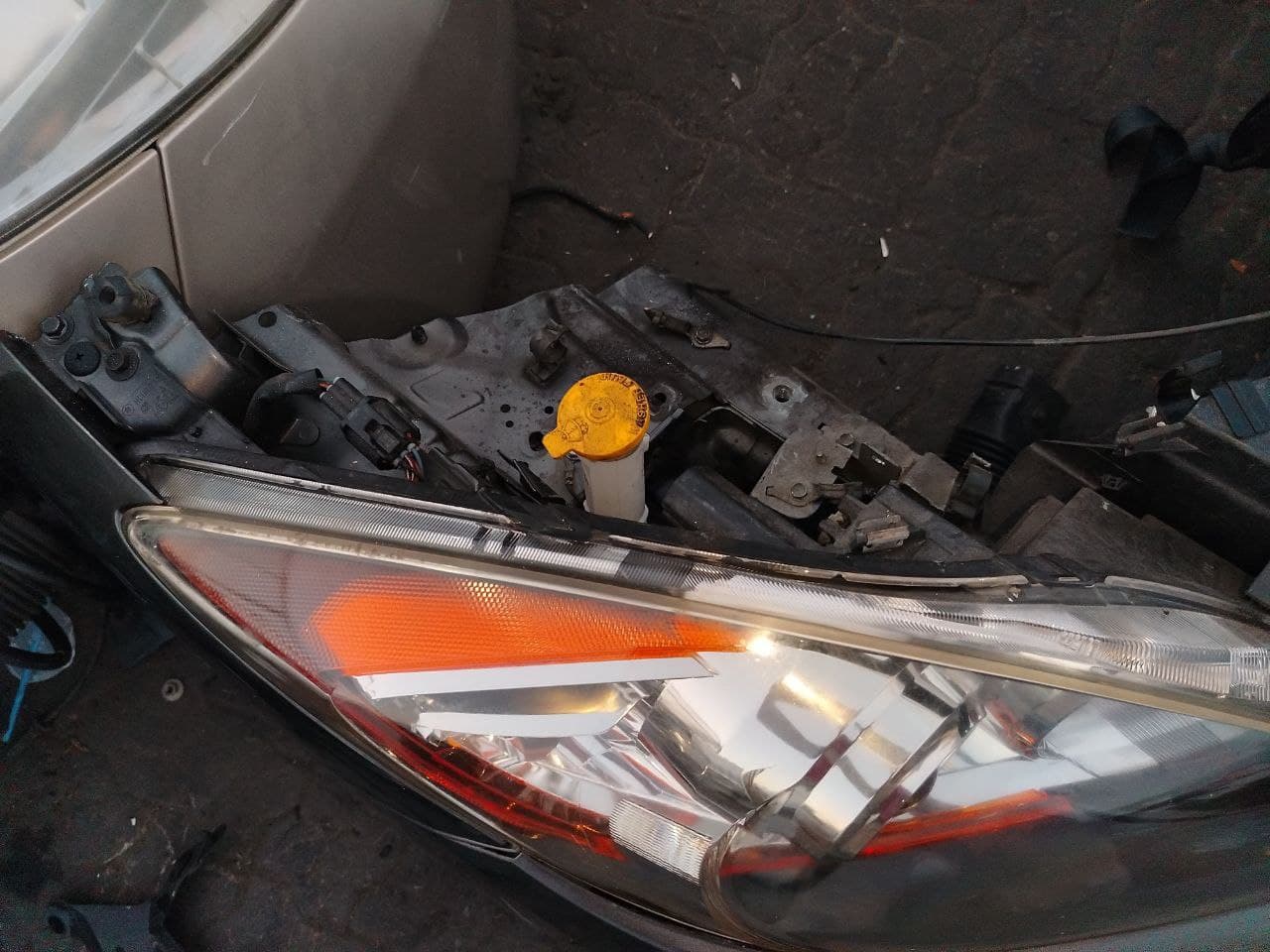Nose cut Mazda Mazda3 used in Sharjah — photo 8