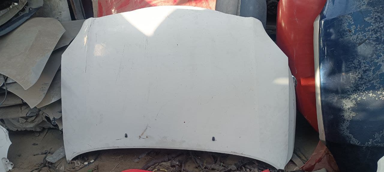 Hood + Fender Toyota Avensis