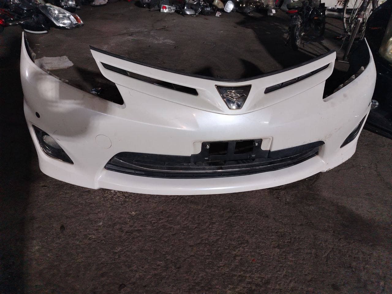 Bumper Toyota Estima