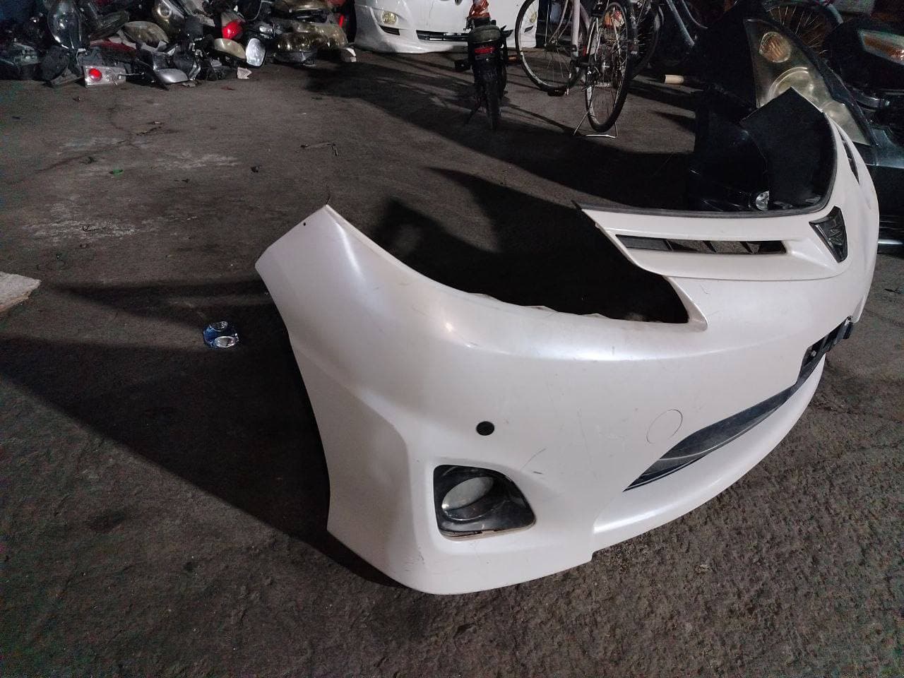 Bumper Toyota Estima used in Sharjah — photo 4