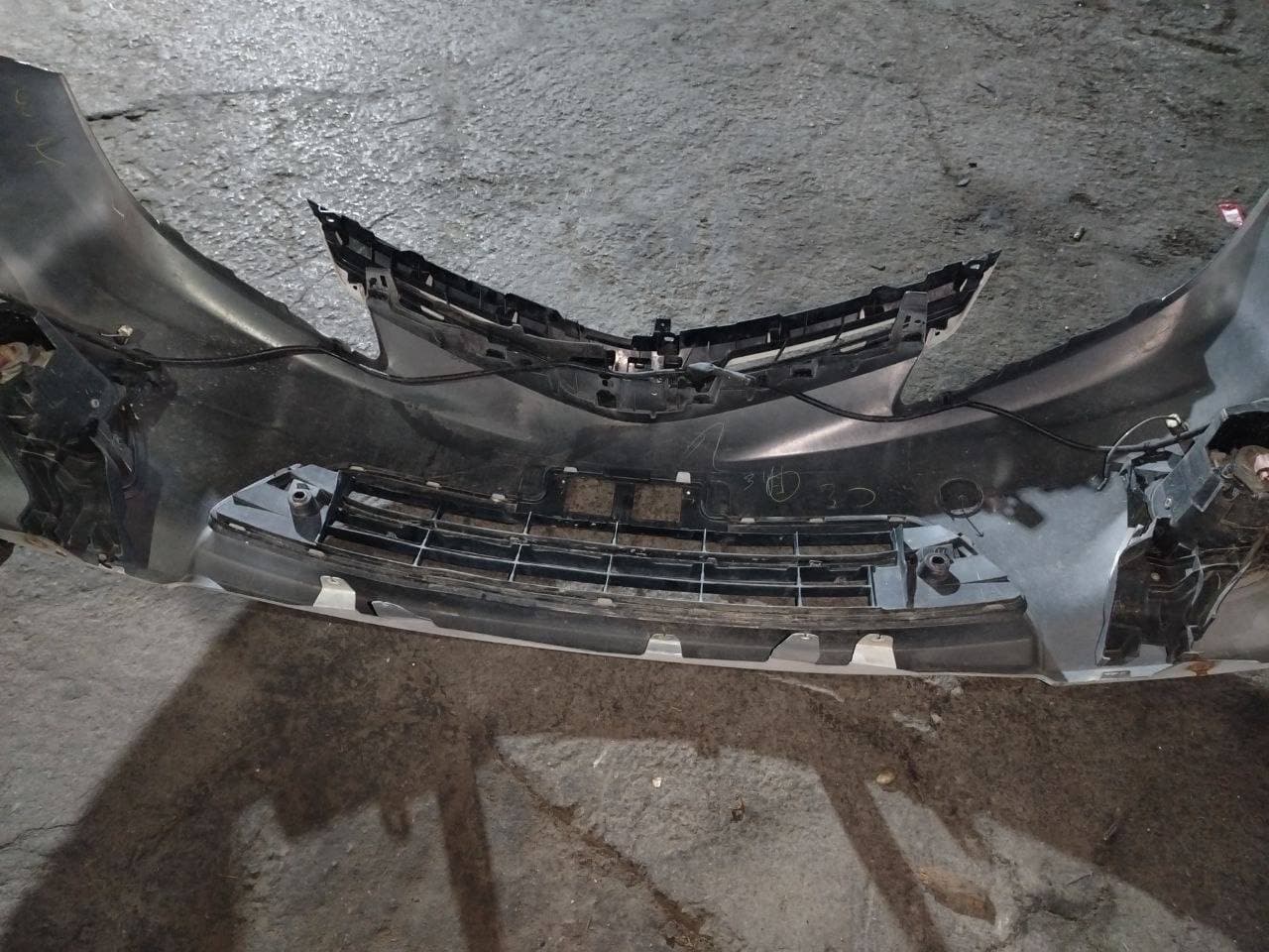 Bumper Toyota Estima used in Sharjah — photo 2