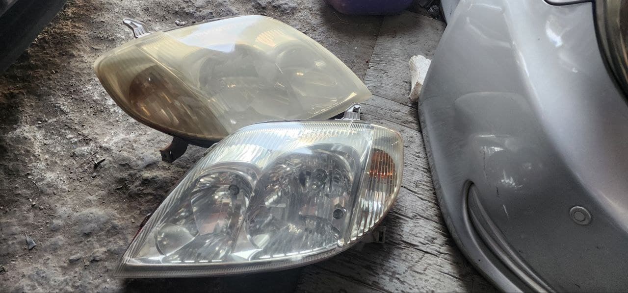 Headlights Toyota Corolla