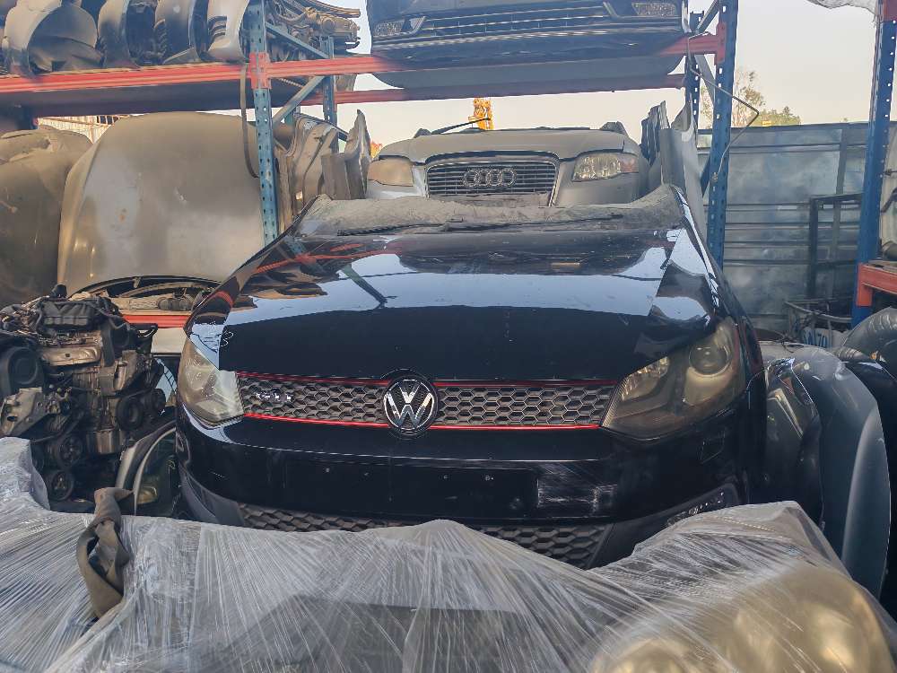 Nose cut + Hood Volkswagen