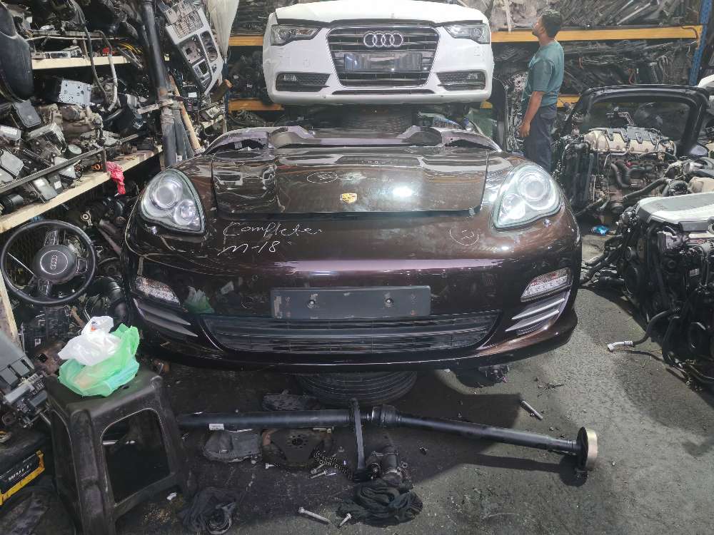 Nose cut Porsche Panamera