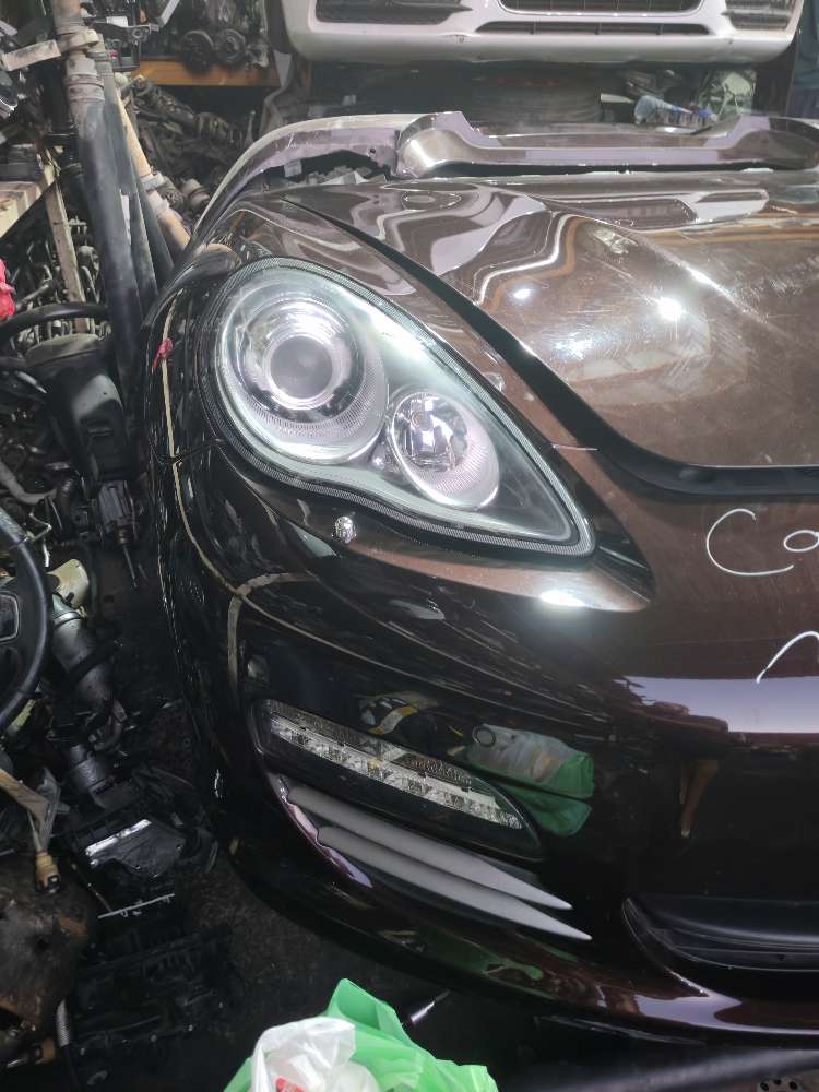 Nose cut Porsche Panamera used in Sharjah — photo 2