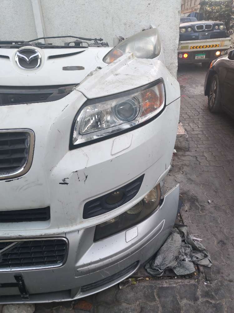 Nose cut Volvo used in Sharjah — photo 2