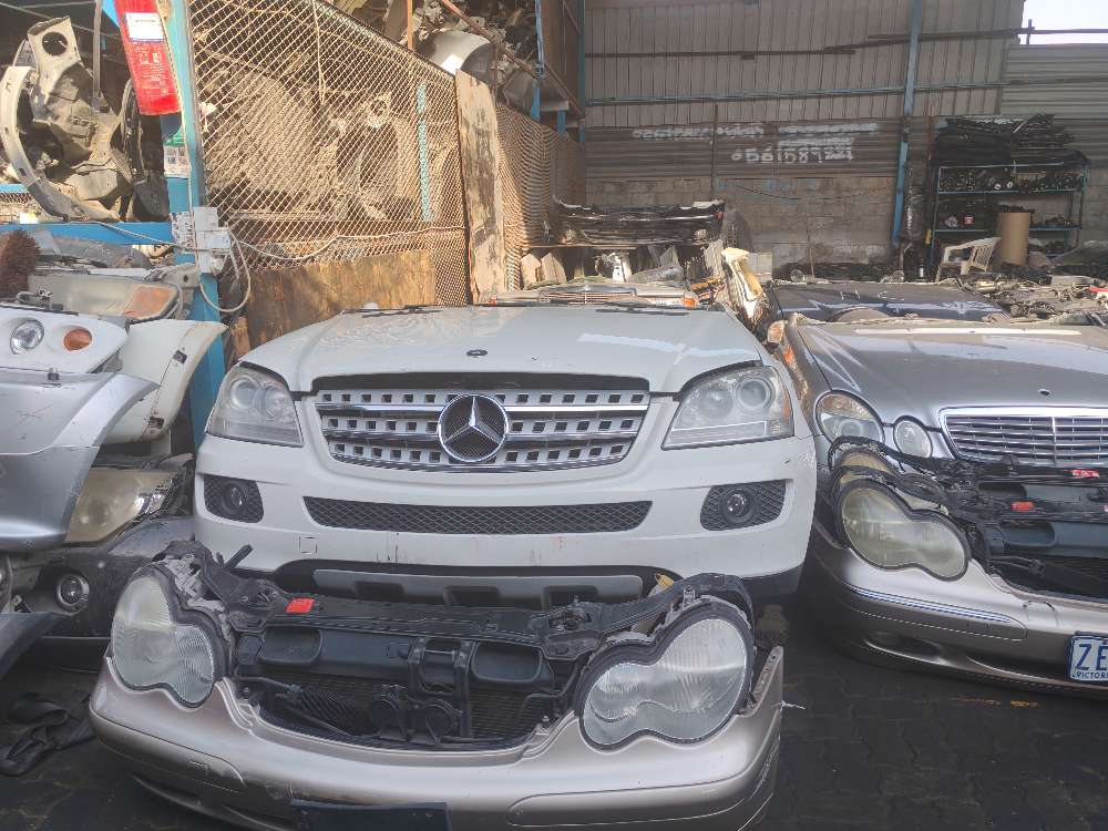 Nose cut Mercedes-Benz