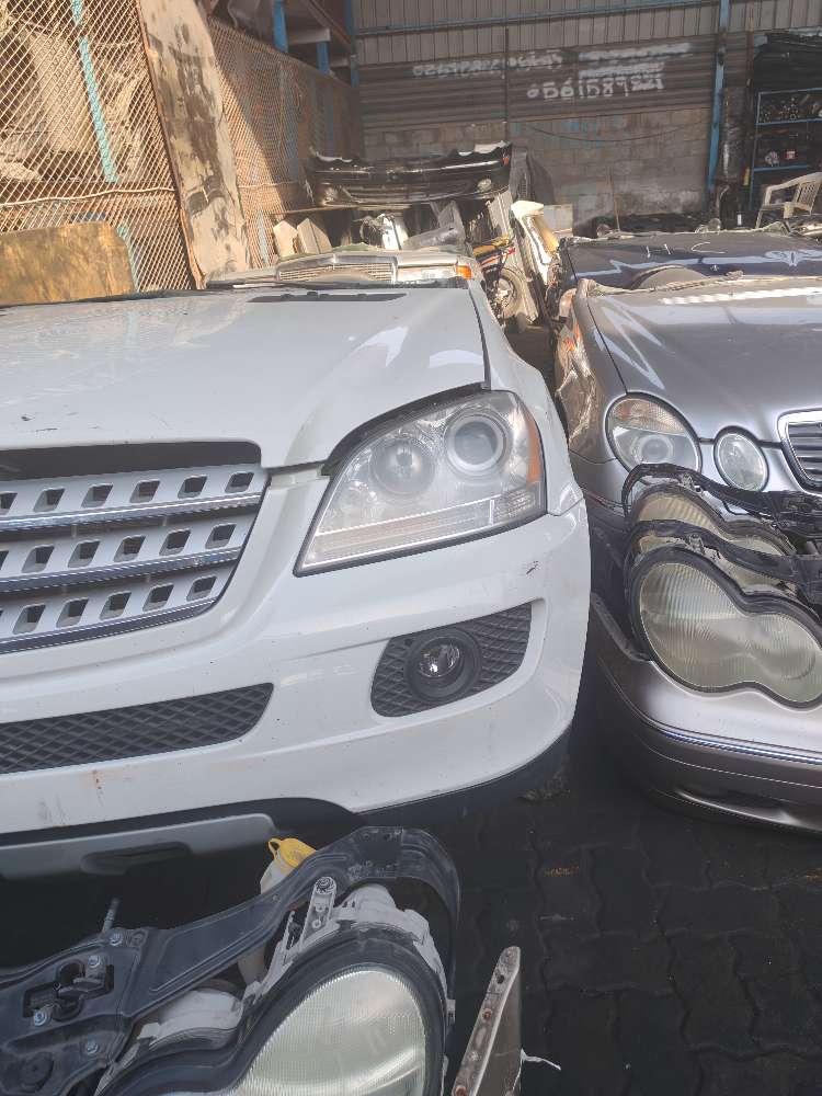 Nose cut Mercedes-Benz used in Sharjah — photo 3