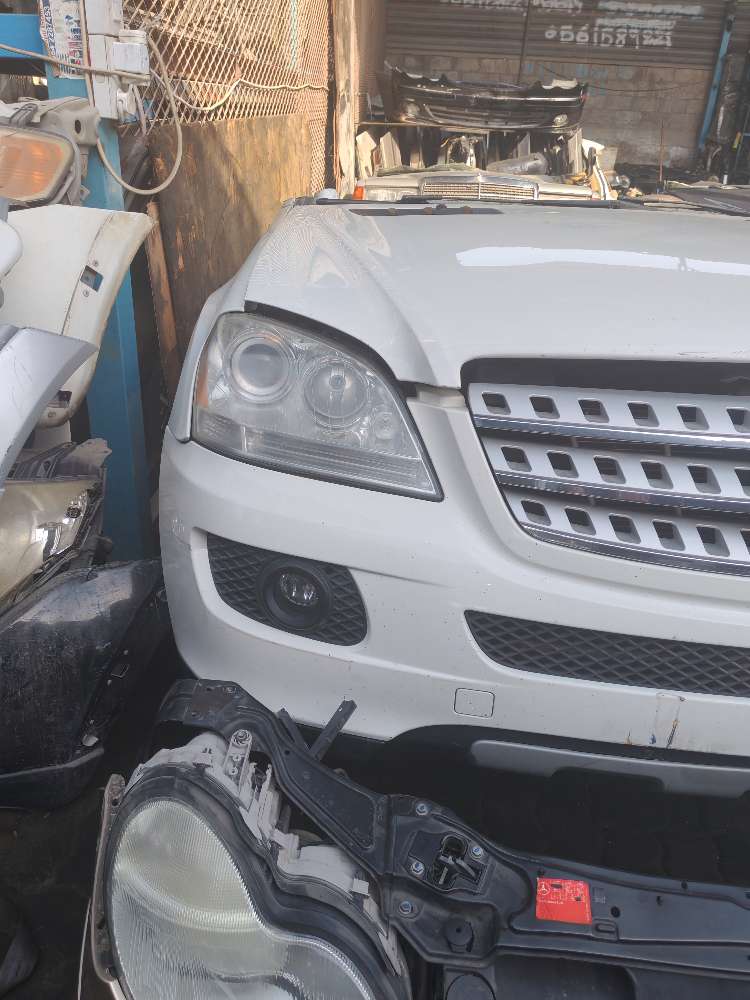 Nose cut Mercedes-Benz used in Sharjah — photo 2