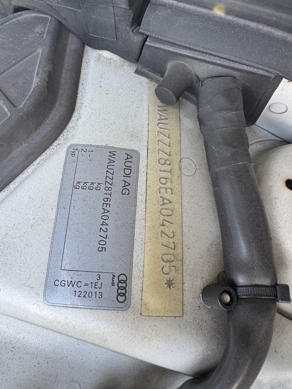 Engine Audi CGW used in Sharjah — photo 2