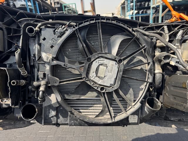 Nose cut + Fender + Radiator BMW used in Sharjah — photo 2