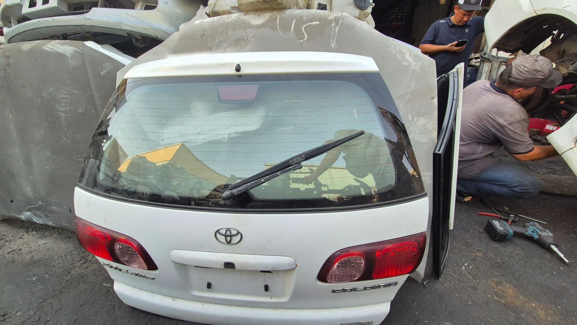 Trunk lid Toyota Caldina